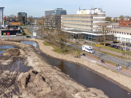 Voorbeeld van een wadi (Water Afvoer door Drainage en Infiltratie, red.) in de gemeente Enschede