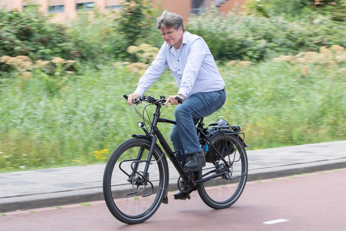 Foto van Gert Eshuis op de fiets