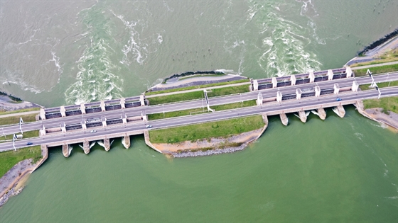 Lorentzsluizen vanuit de lucht