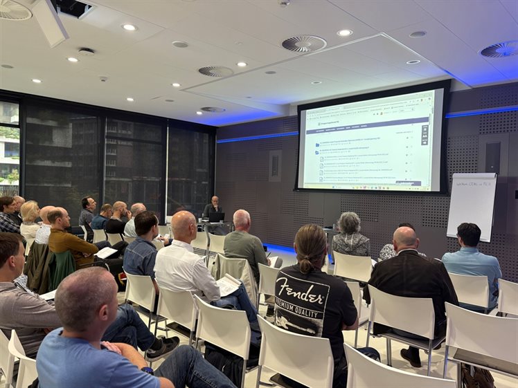 Foto van deelnemers aan de bijeenkomst